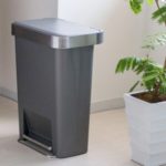 シンプルヒューマンのスタイリッシュな高級ゴミ箱「プラスチックレクタンギュラーステップカン」
