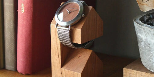 おしゃれな腕時計スタンド7選。かわいい木製もおすすめ
